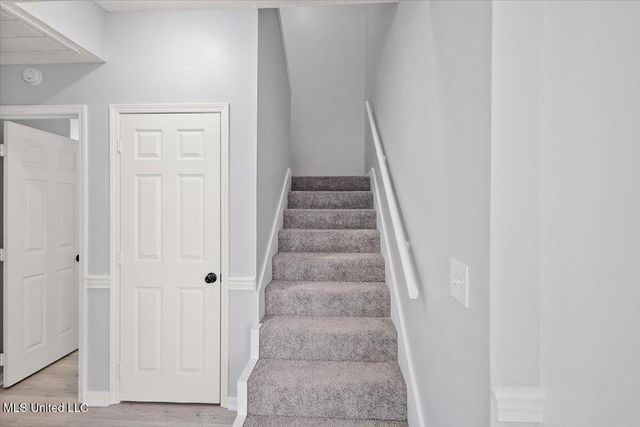 1042 Bayridge Drive, Jackson, MS 39211