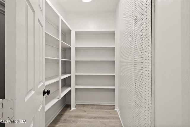 1042 Bayridge Drive, Jackson, MS 39211