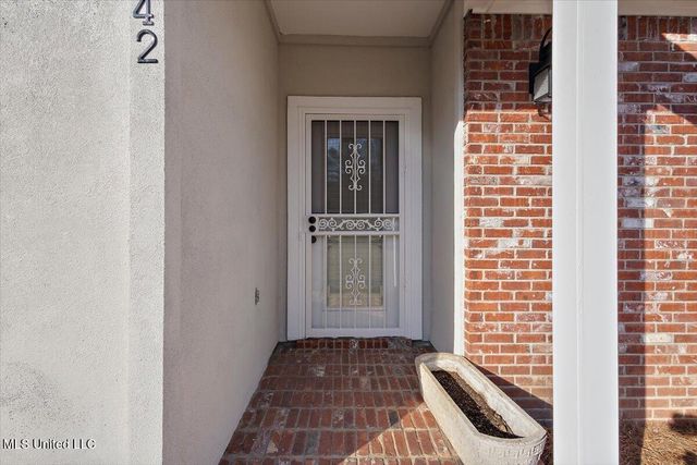 1042 Bayridge Drive, Jackson, MS 39211