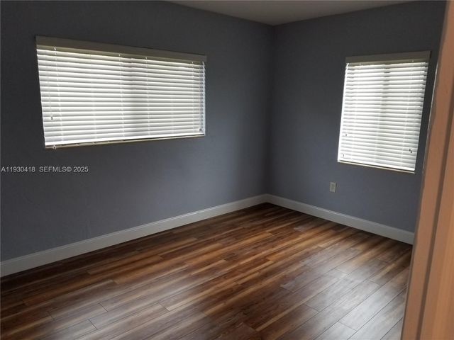 949 NW 10th St, Homestead, FL 33030