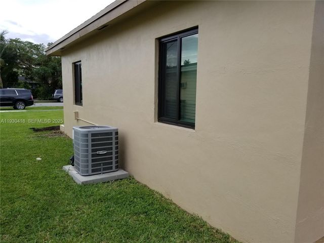 949 NW 10th St, Homestead, FL 33030