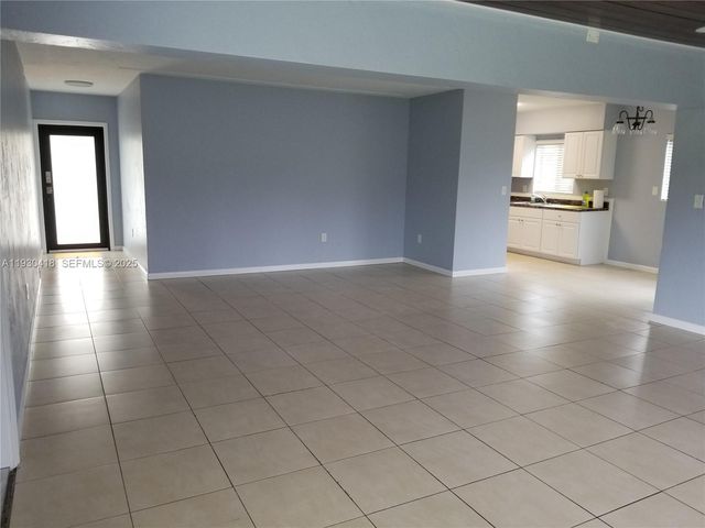 949 NW 10th St, Homestead, FL 33030