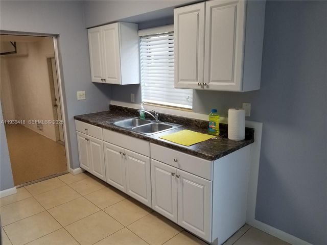 949 NW 10th St, Homestead, FL 33030