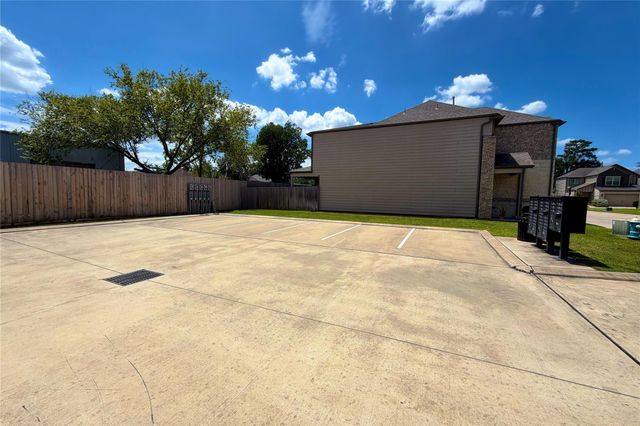 1812 Agoura Hills Drive, Houston, TX 77080