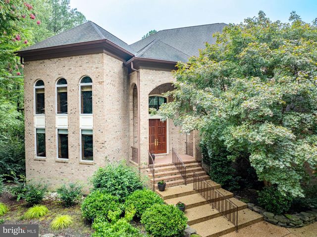 2412 PATES CRK, Williamsburg, VA 23185