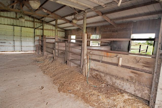1108 County Road 55, Rosharon, TX 77583