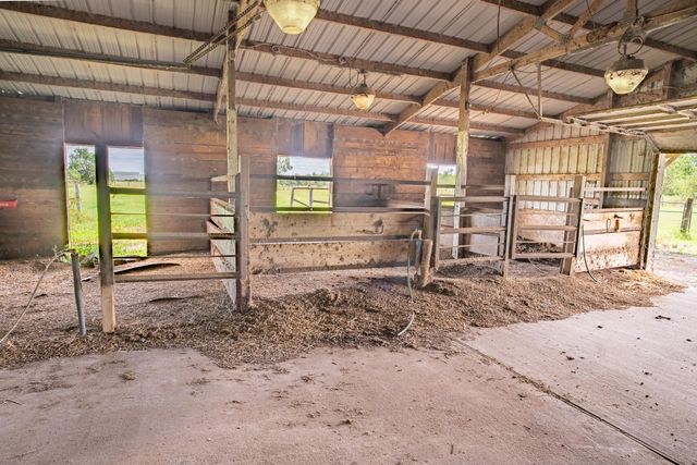 1108 County Road 55, Rosharon, TX 77583