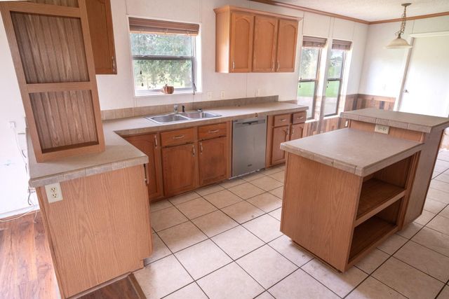 1108 County Road 55, Rosharon, TX 77583