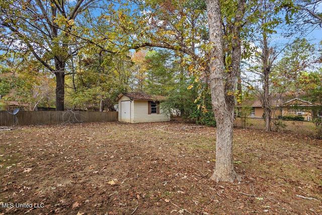 640 Tifton Dr, Jackson, MS 39212