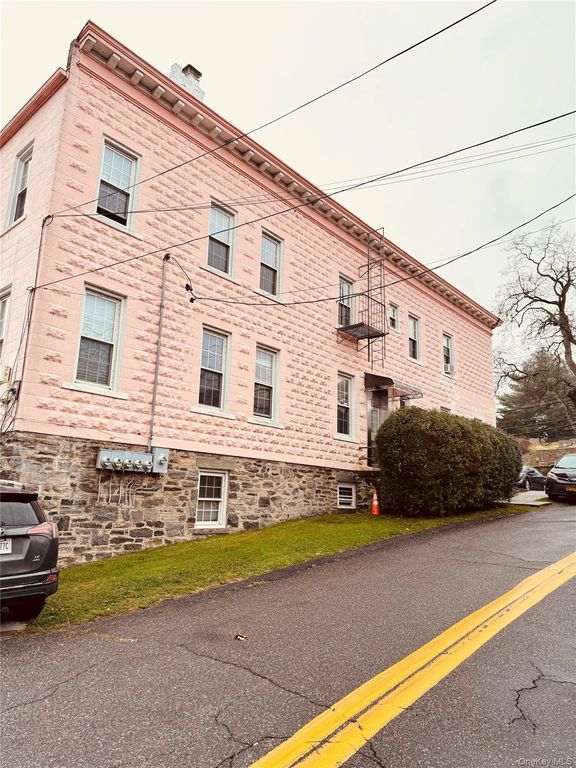 208 Tompkins Avenue, Yonkers, NY 10703