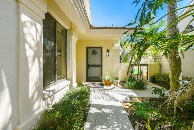 137 Harbourside Circle, Jupiter, FL 33477