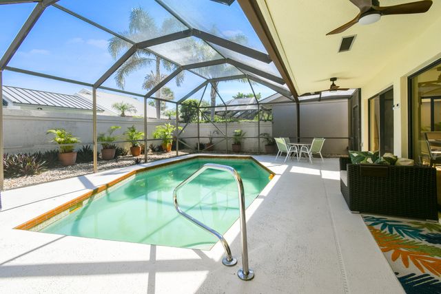 137 Harbourside Circle, Jupiter, FL 33477