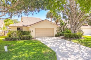 137 Harbourside Circle, Jupiter, FL 33477