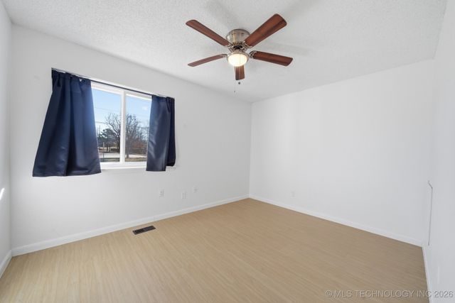 1010 N 3rd Street, Jenks, OK 74037