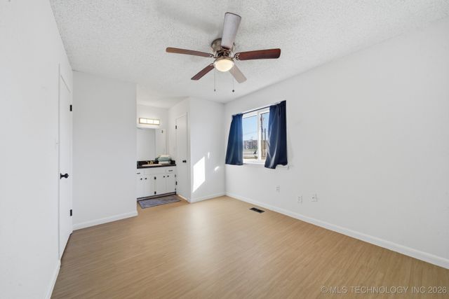 1010 N 3rd Street, Jenks, OK 74037