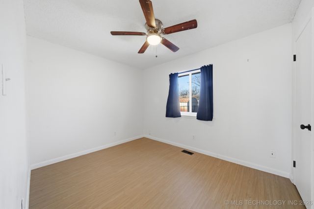 1010 N 3rd Street, Jenks, OK 74037