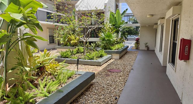 225 SE 10th Street D3, Deerfield Beach, FL 33441