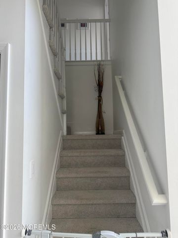 129 Manhattan Avenue, Bayville, NJ 08721