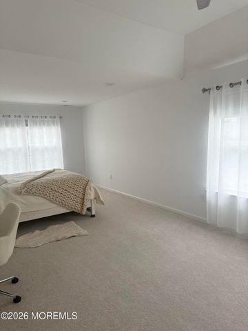 129 Manhattan Avenue, Bayville, NJ 08721