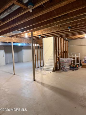 129 Manhattan Avenue, Bayville, NJ 08721