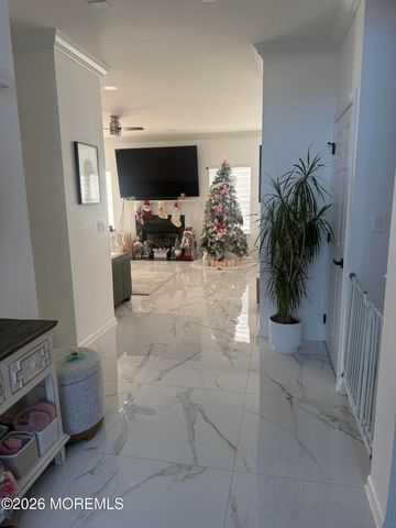 129 Manhattan Avenue, Bayville, NJ 08721