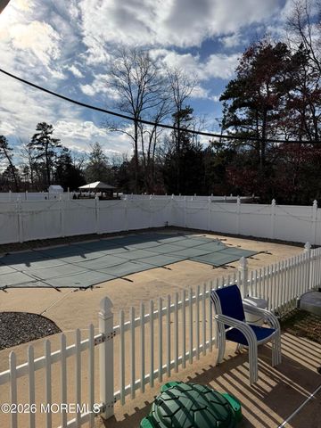 129 Manhattan Avenue, Bayville, NJ 08721