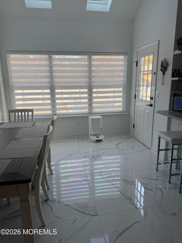 129 Manhattan Avenue, Bayville, NJ 08721