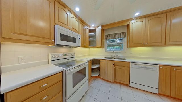 3606 Airport Road, Crestview, FL 32539