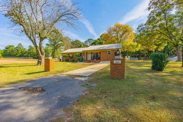 3606 Airport Road, Crestview, FL 32539