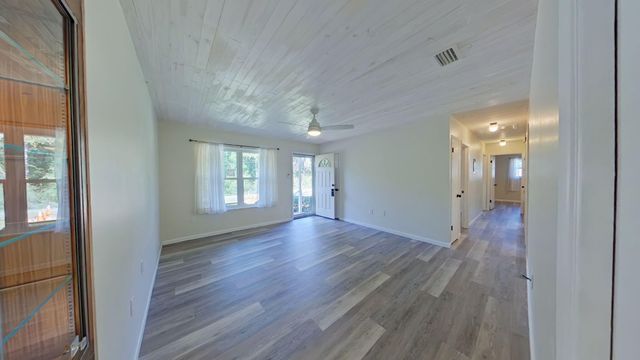 3606 Airport Road, Crestview, FL 32539