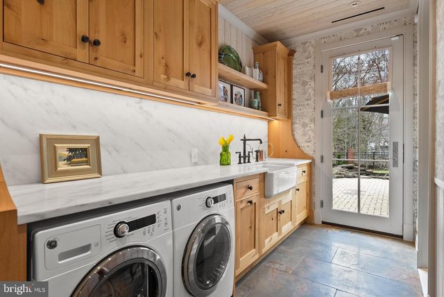 9413 BROOKE DR, Bethesda, MD 20817