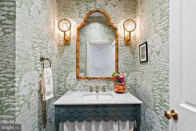 9413 BROOKE DR, Bethesda, MD 20817