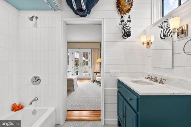 9413 BROOKE DR, Bethesda, MD 20817