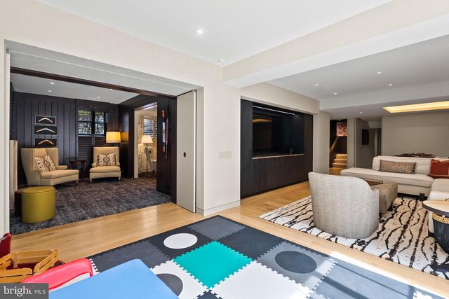 9413 BROOKE DR, Bethesda, MD 20817