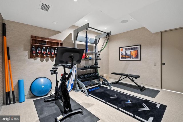 9413 BROOKE DR, Bethesda, MD 20817