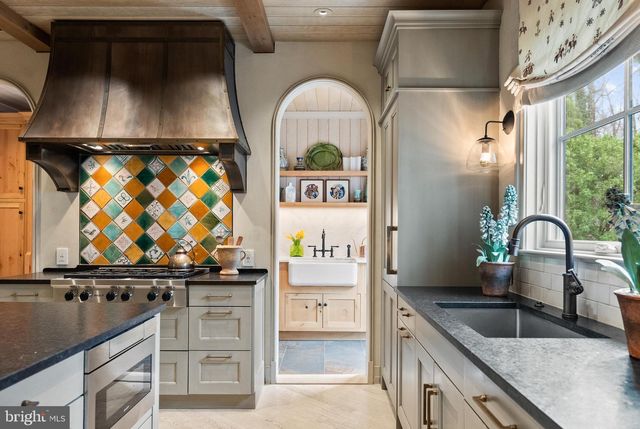 9413 BROOKE DR, Bethesda, MD 20817