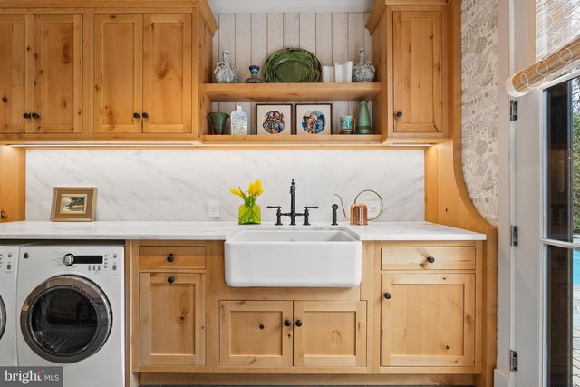 9413 BROOKE DR, Bethesda, MD 20817