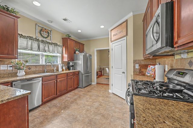 105 Elena Court, Summerville, SC 29485