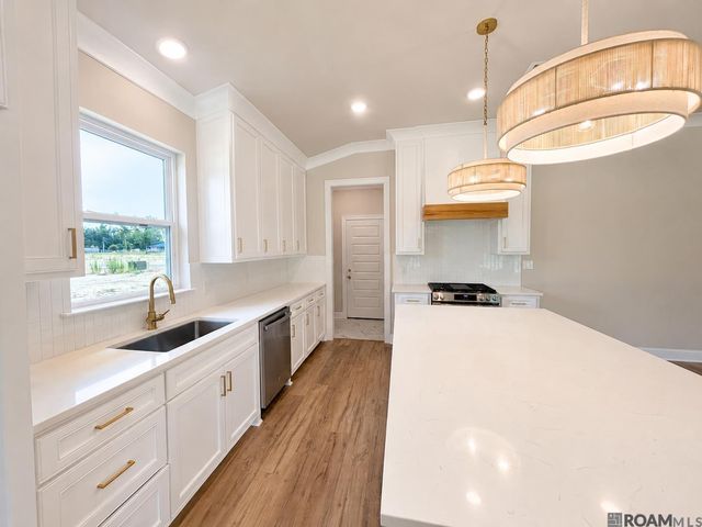 10455 Eastlake Drive, Denham Springs, LA 70726