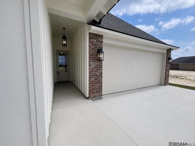 10455 Eastlake Drive, Denham Springs, LA 70726