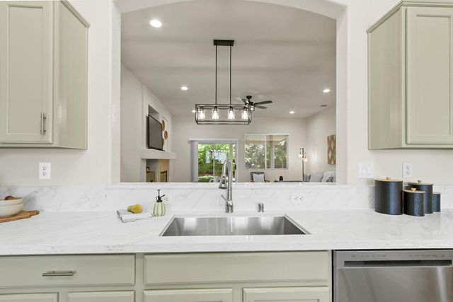 5433 Pearlstone Dr, Antelope, CA 95843