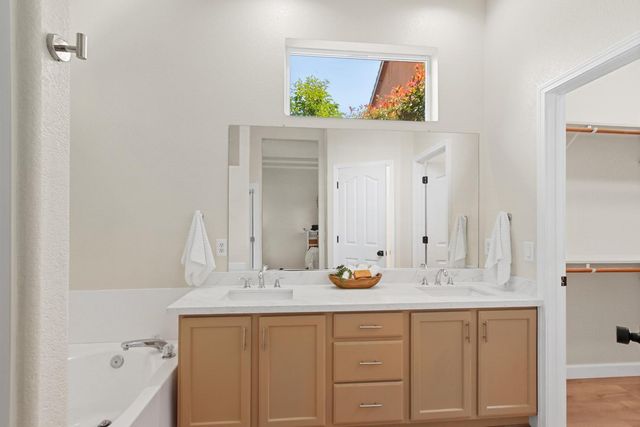 5433 Pearlstone Dr, Antelope, CA 95843