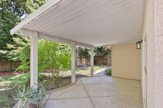 5433 Pearlstone Dr, Antelope, CA 95843