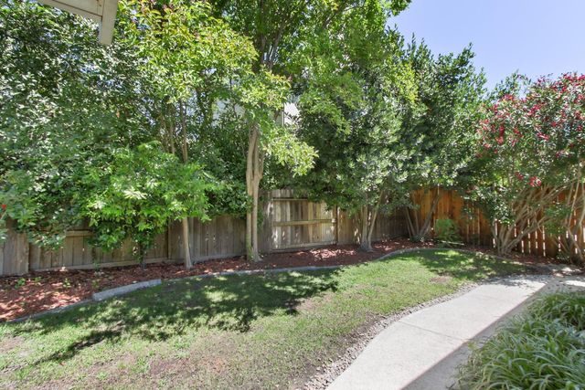 5433 Pearlstone Dr, Antelope, CA 95843