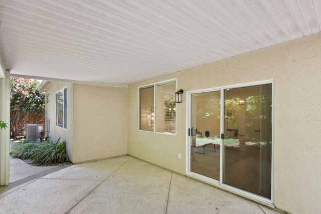 5433 Pearlstone Dr, Antelope, CA 95843