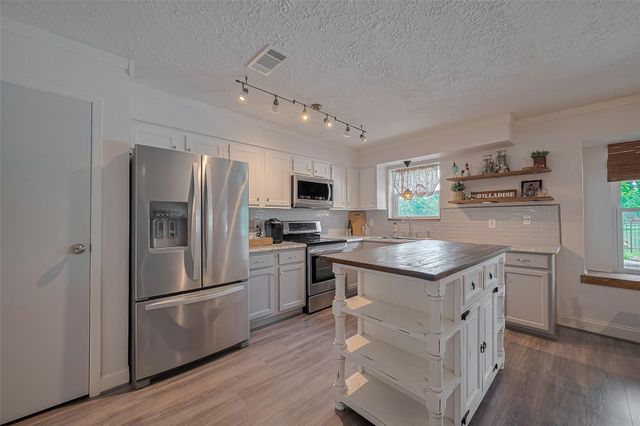 9526 Sandy Lane, Manvel, TX 77578