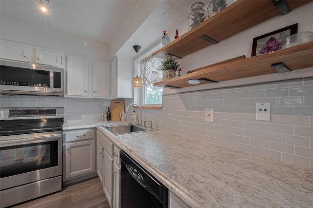 9526 Sandy Lane, Manvel, TX 77578