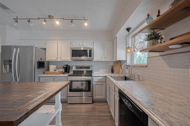 9526 Sandy Lane, Manvel, TX 77578
