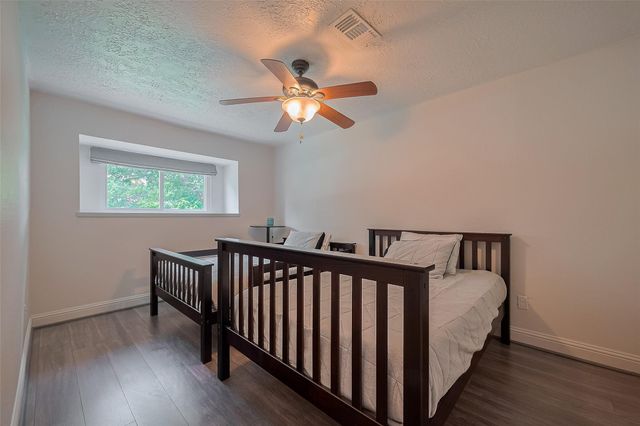 9526 Sandy Lane, Manvel, TX 77578