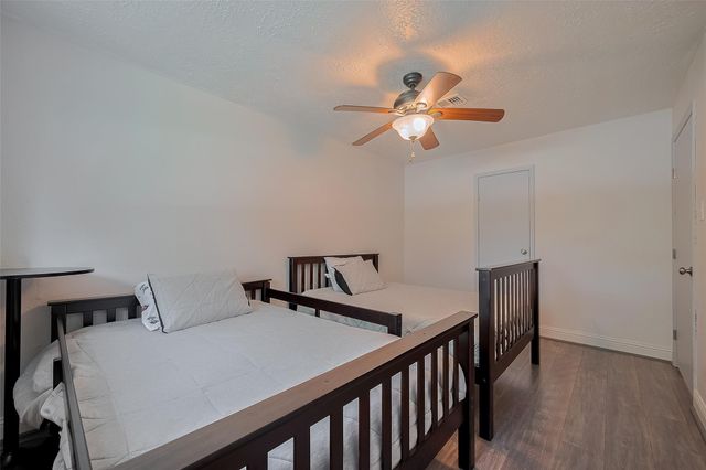 9526 Sandy Lane, Manvel, TX 77578